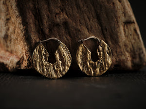 
                  
                    Upload image to gallery, Round disk-shaped hoop earrings made of brass with sleeper clasps.
                  
                