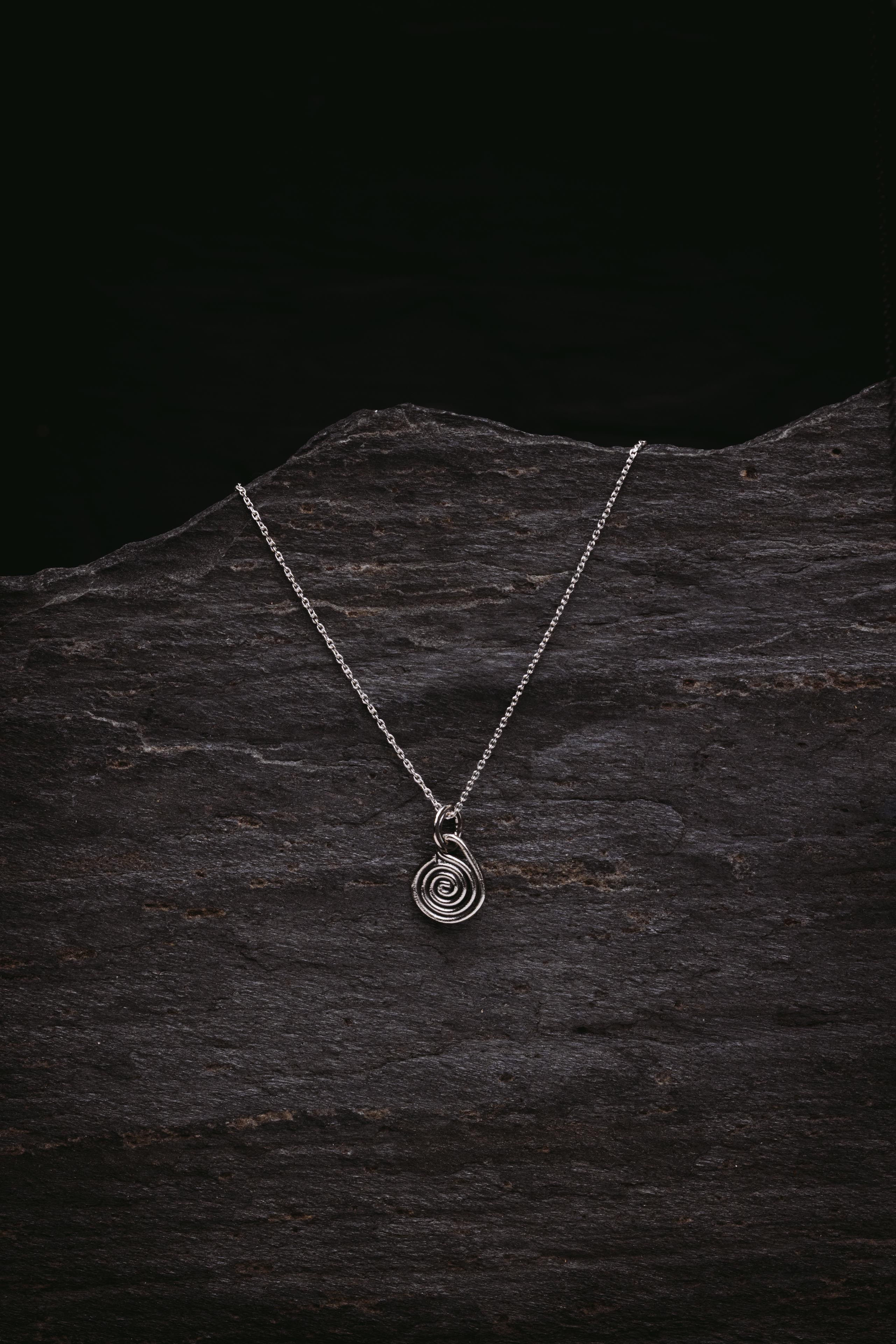Collier Révolution - pendentif spirale