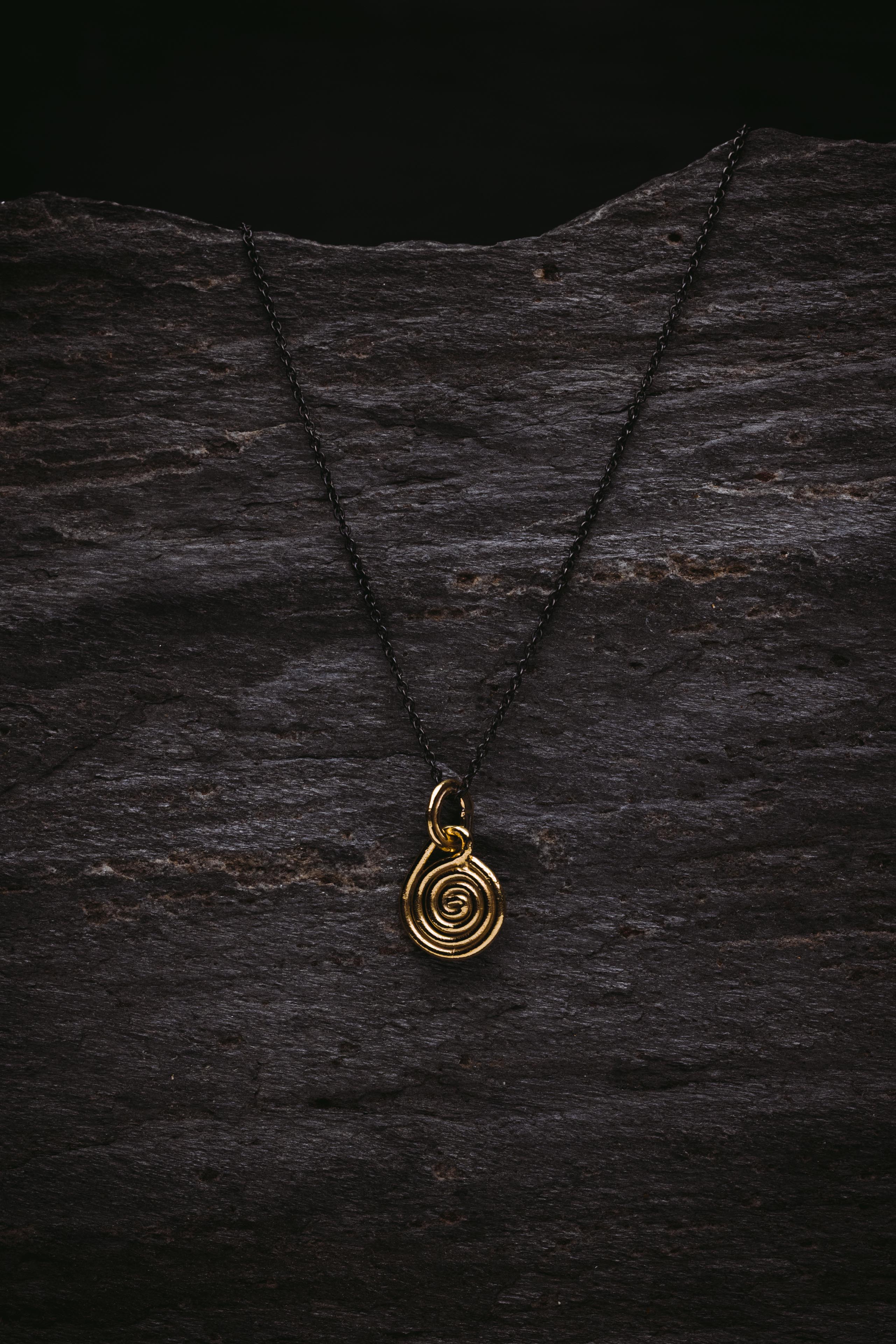 Collier Révolution - pendentif spirale