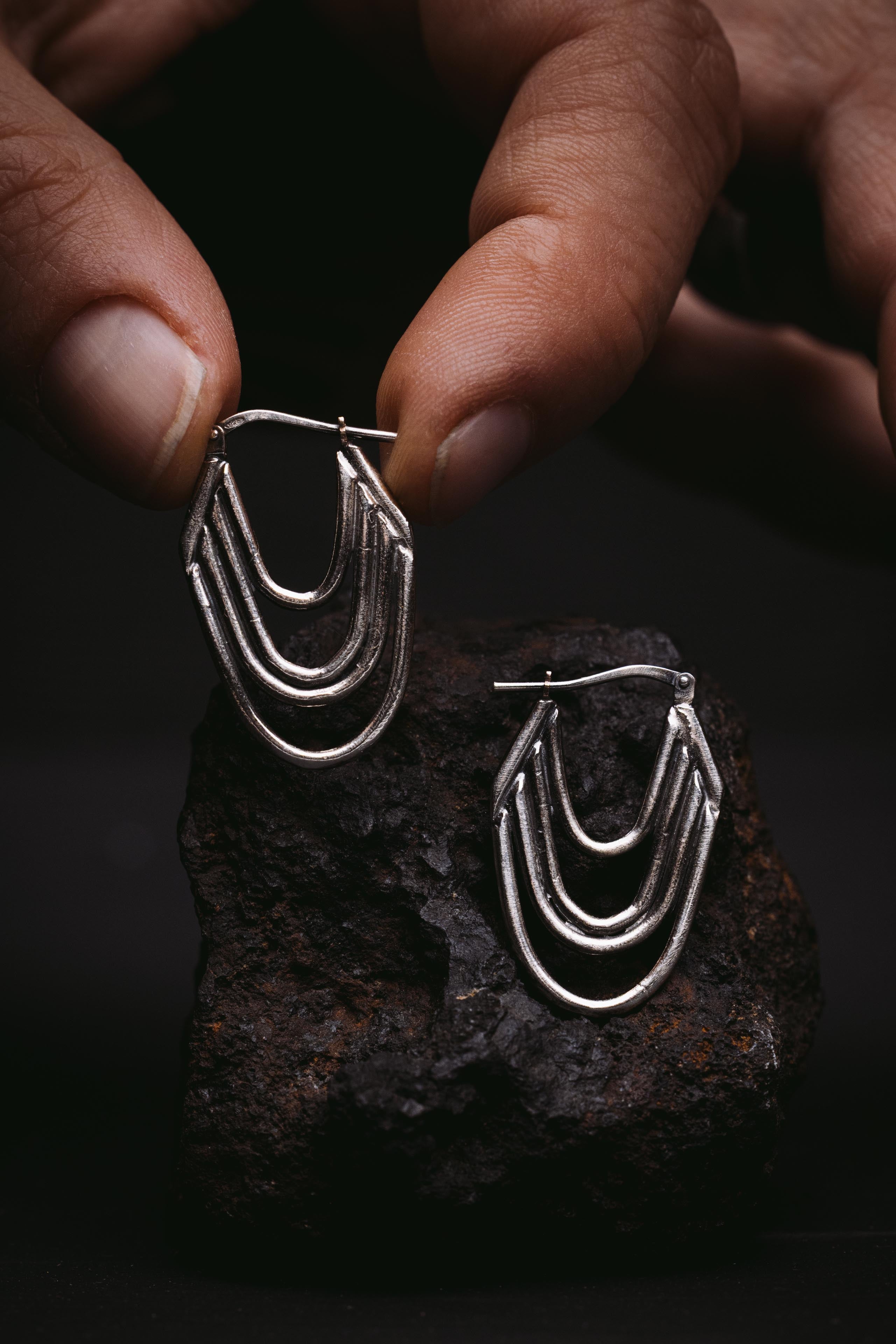 Anneaux d'oreilles Espace - Bijou léger et confortable