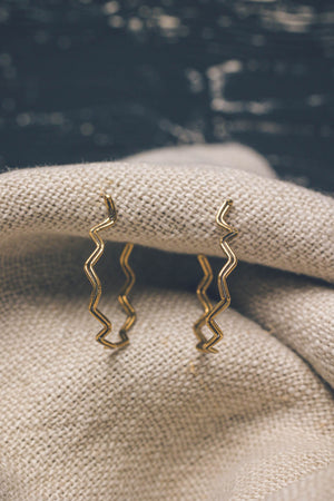 
                  
                    Charger l&amp;#39;image dans la galerie, Boucles d&amp;#39;oreilles Amazone
                  
                