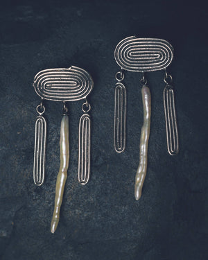 
                  
                    Charger l&amp;#39;image dans la galerie, Boucles d&amp;#39;oreilles Saint-Laurent
                  
                